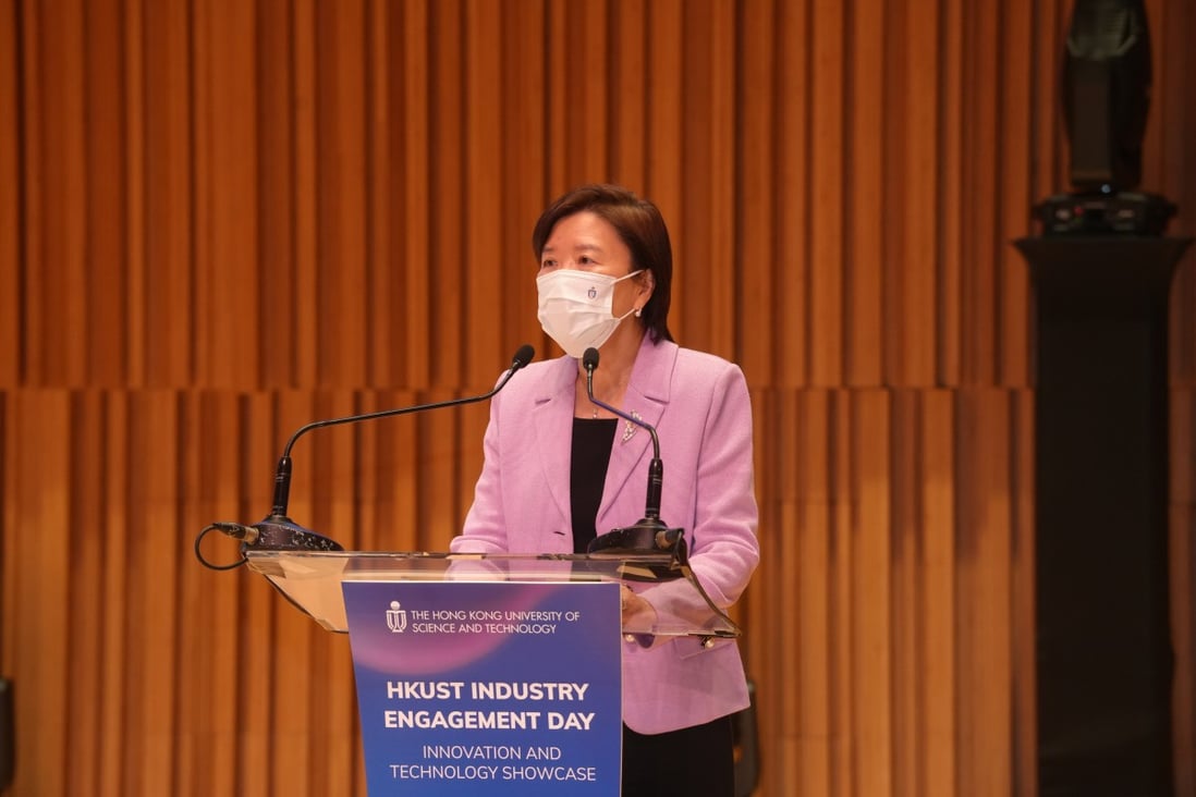 HKUST President Prof. Nancy Ip delivers the opening speech at the session.